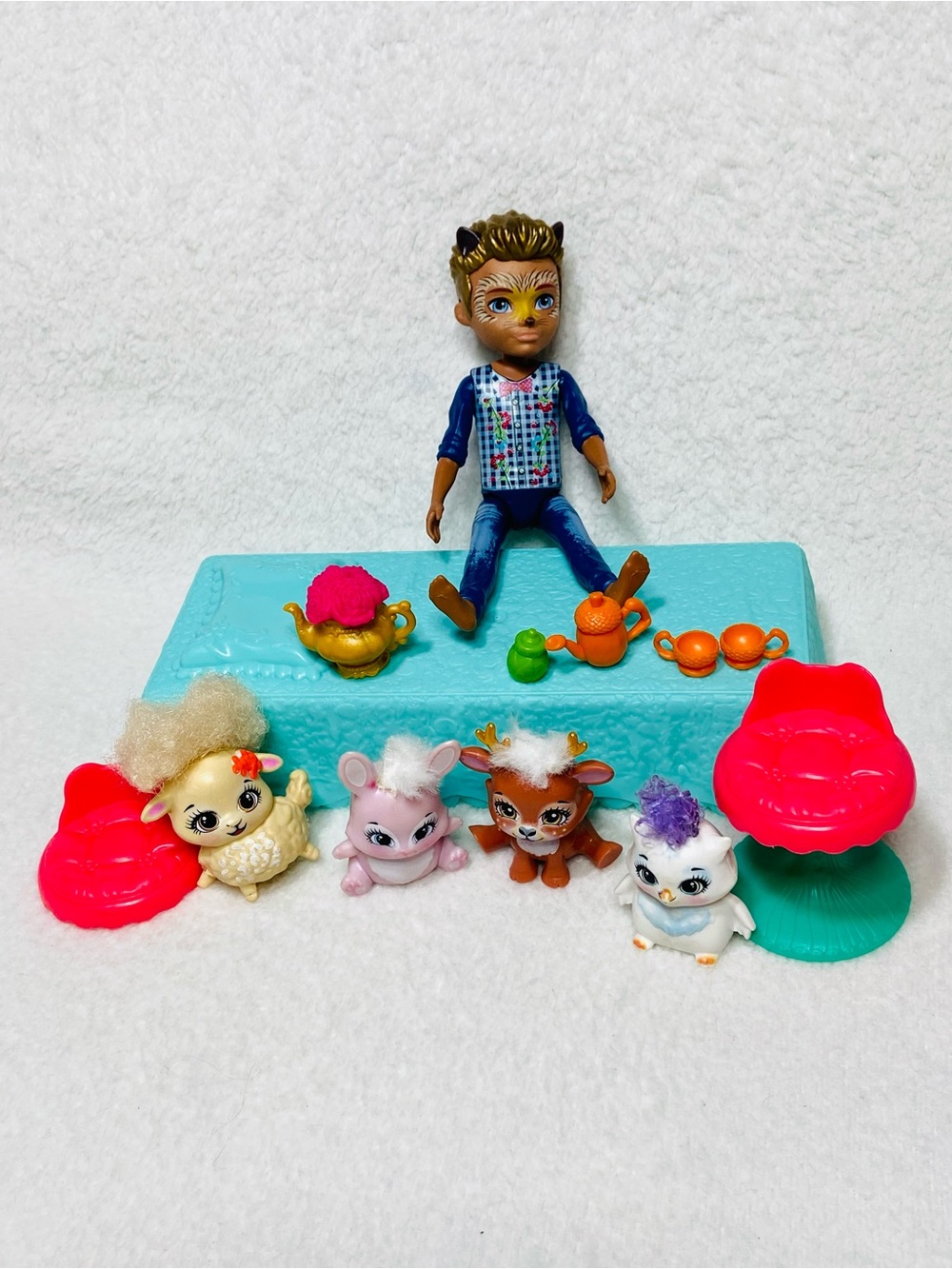 Enchantimals Dolls Pets + Enchantimals Furniture Anthro This lot Doll Pets